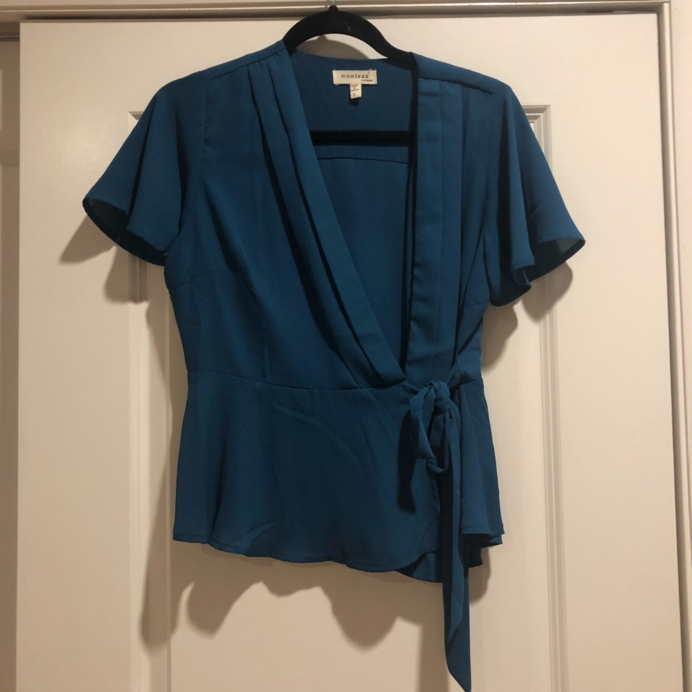 Gorgeous blue blouse!